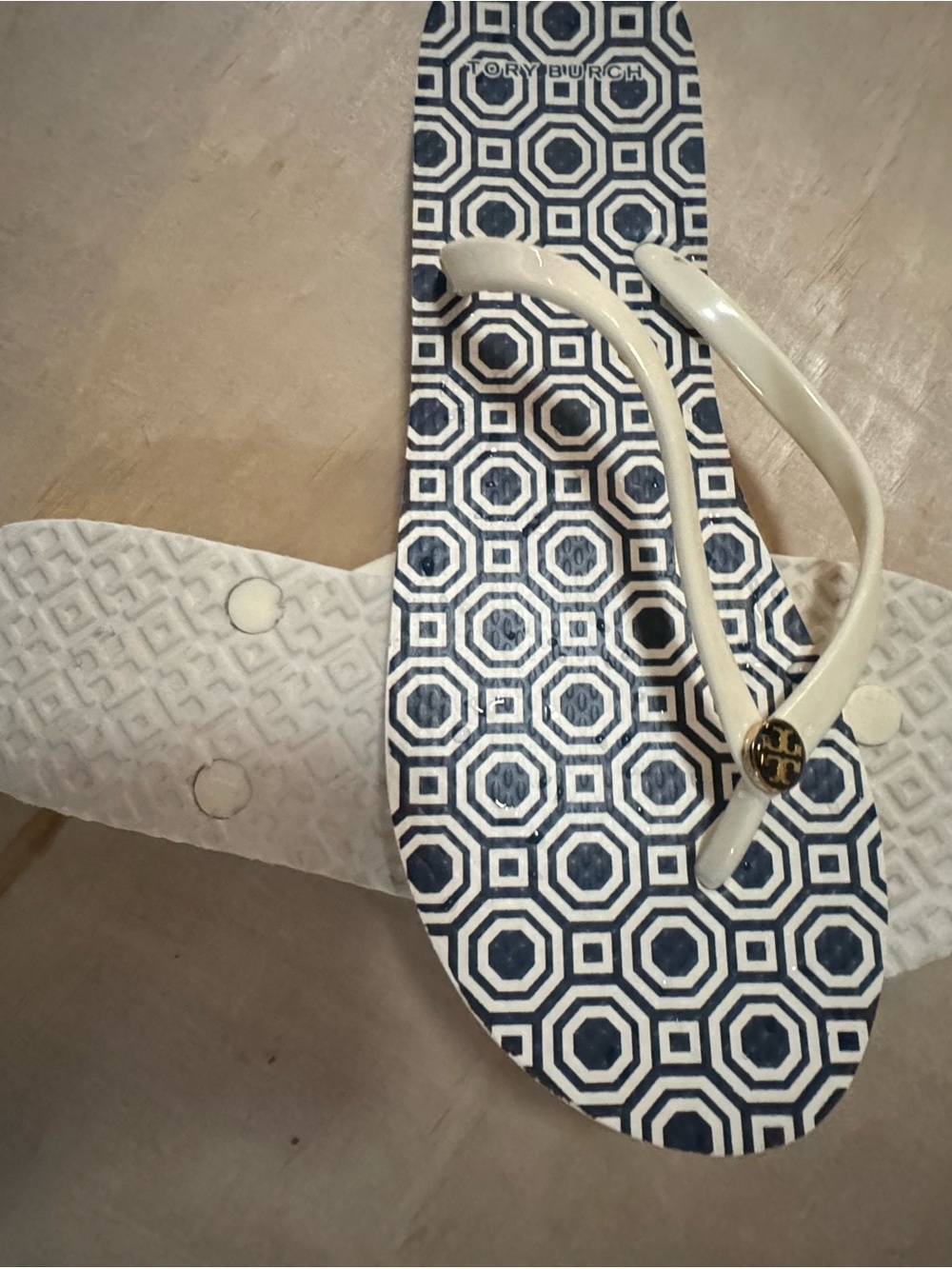 Tory Burch Navy & Cream Geometric Flip Flops - Picture 4 of 6